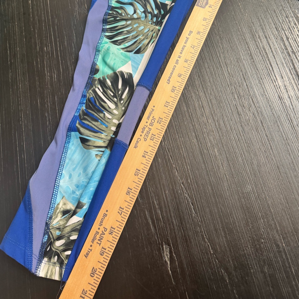 Bally Total Fitness Capri Leggings Blue Tropical Palm Print Mesh Size M - Picture 8 of 9